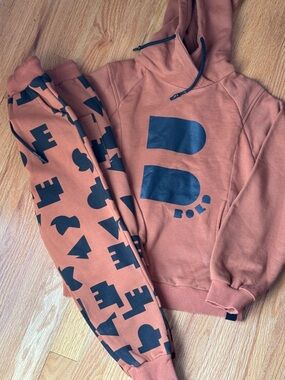 Omamimini Rust Hoodie & Joggers Set - Black Print